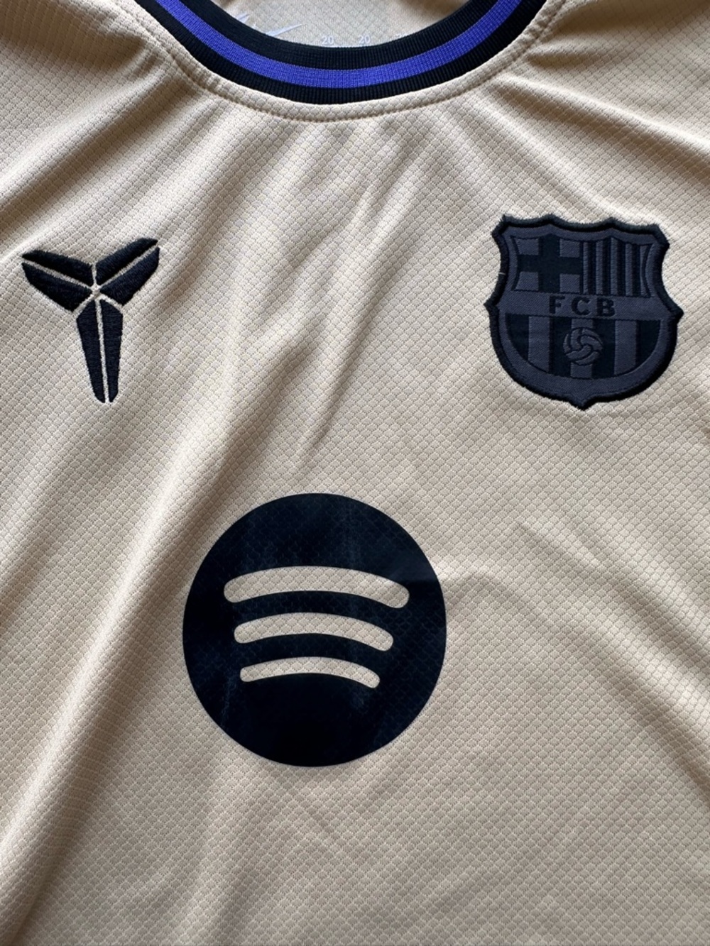 Nike Kid’s FC Barcelona Training Kit - Picture 3 of 7